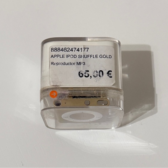 Apple iPod Shuffle 4th Generation 2 GB Gold Model A1373 - Picture 6 of 8